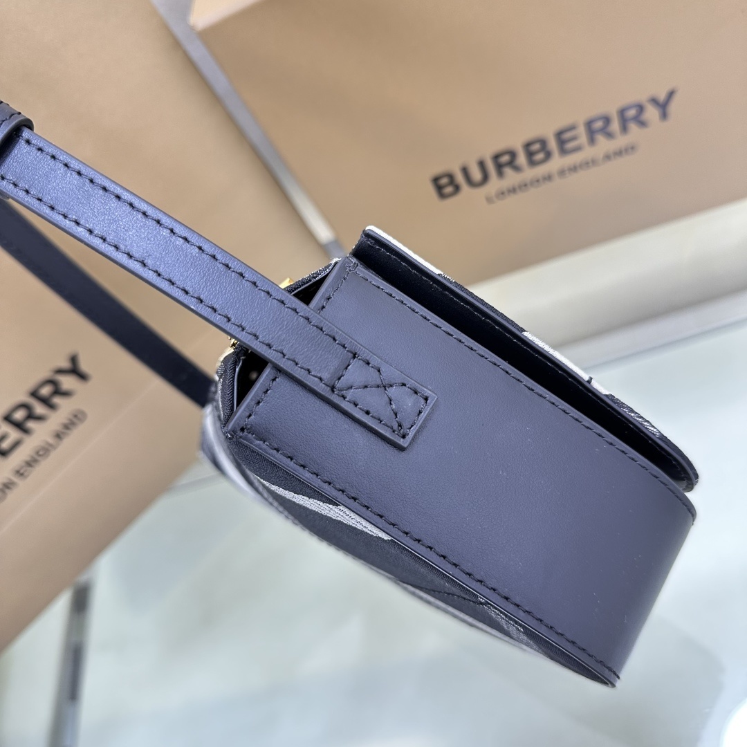 BURBERRY 0051