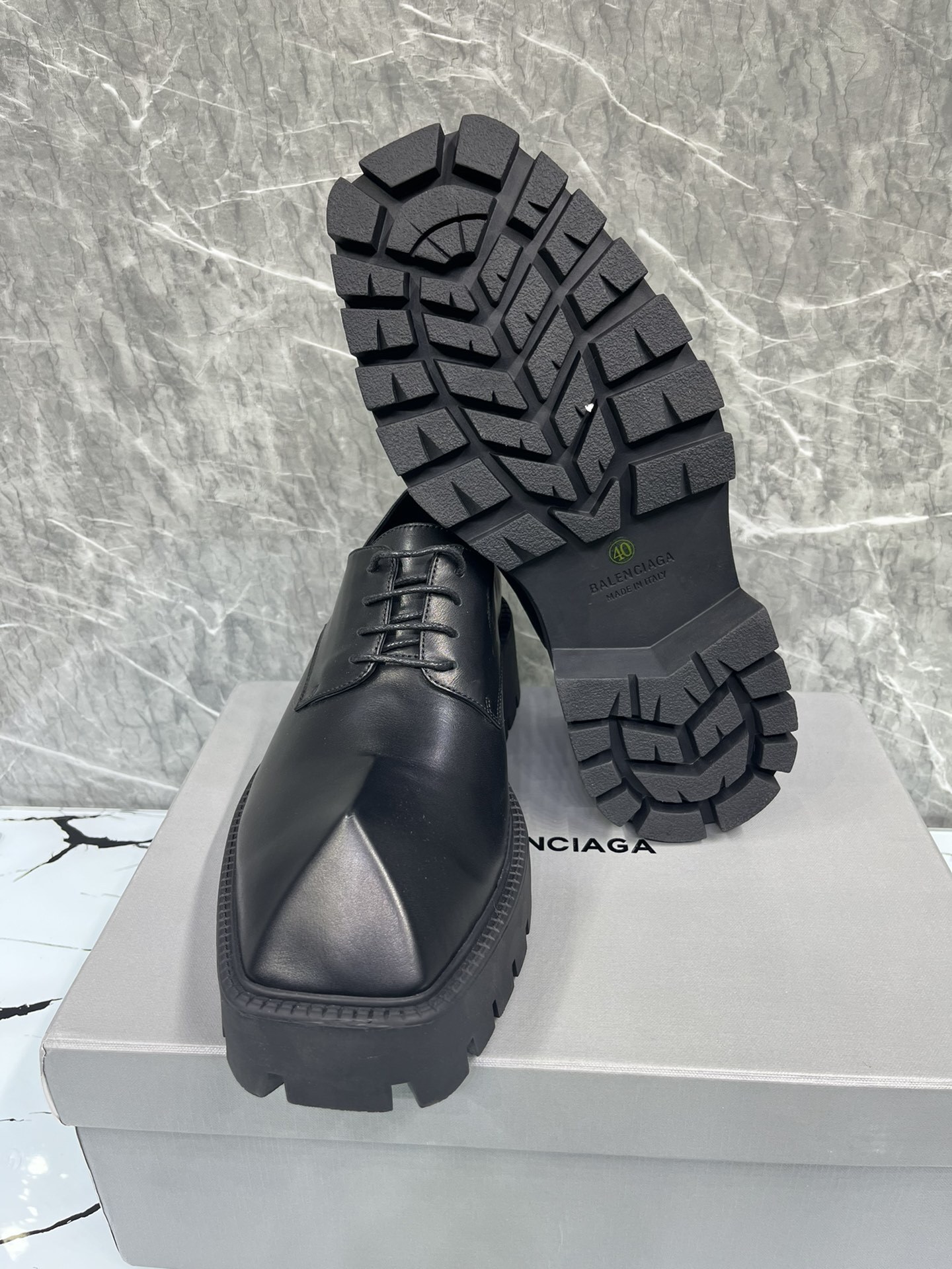 Balenciaga 0049