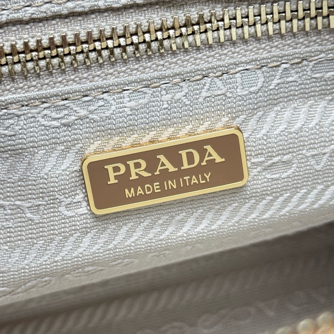 PRADA 0016
