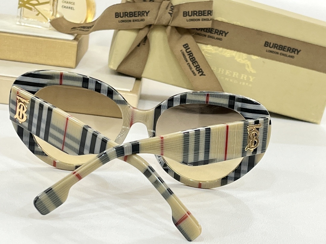 Burberry 014
