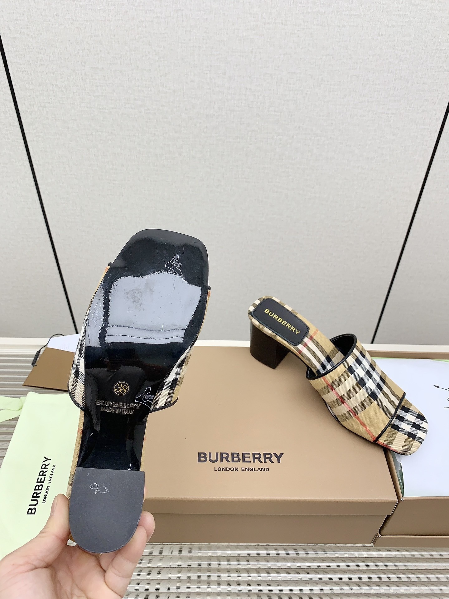 Burberry 024