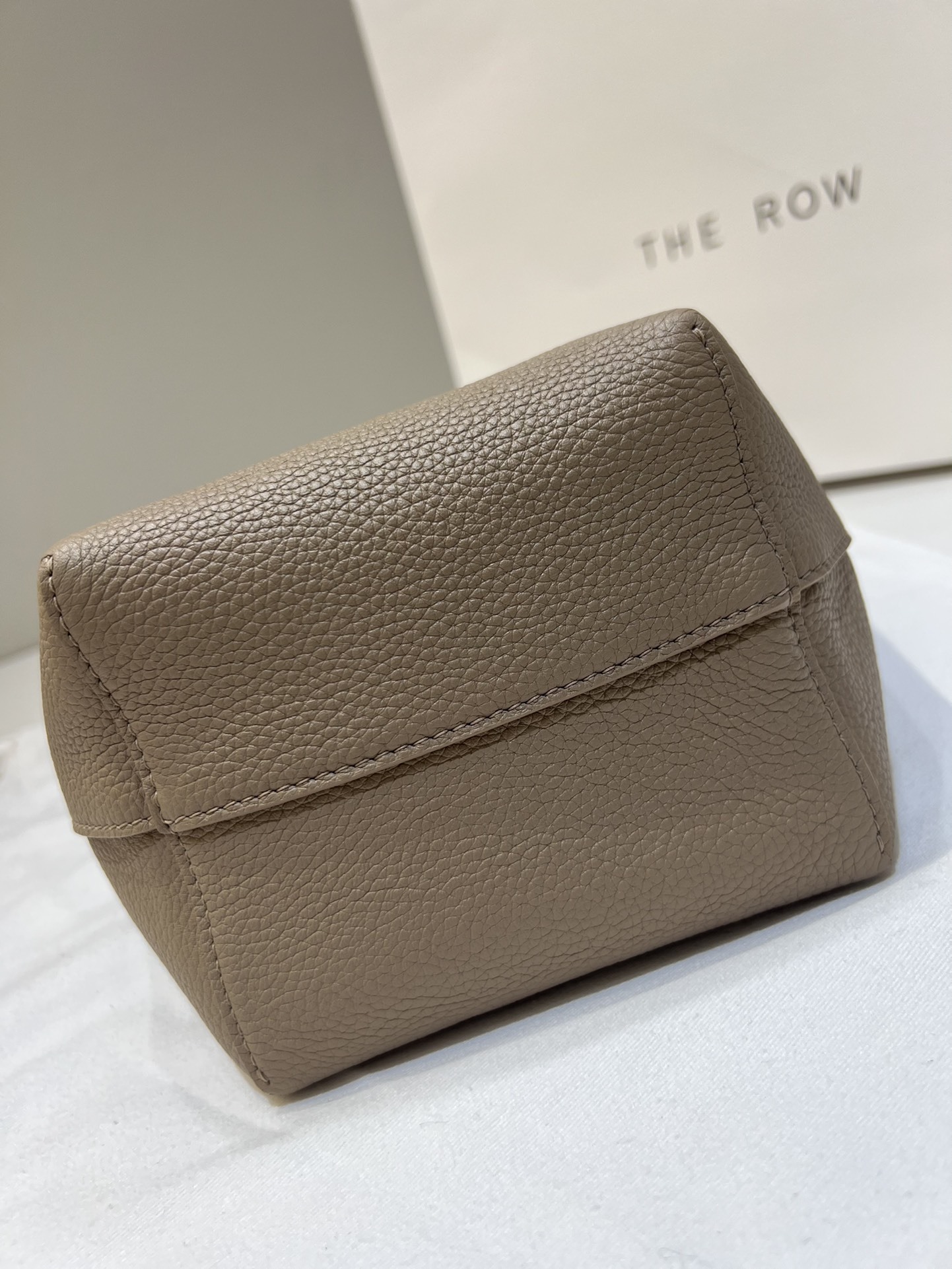 THEROW 0056