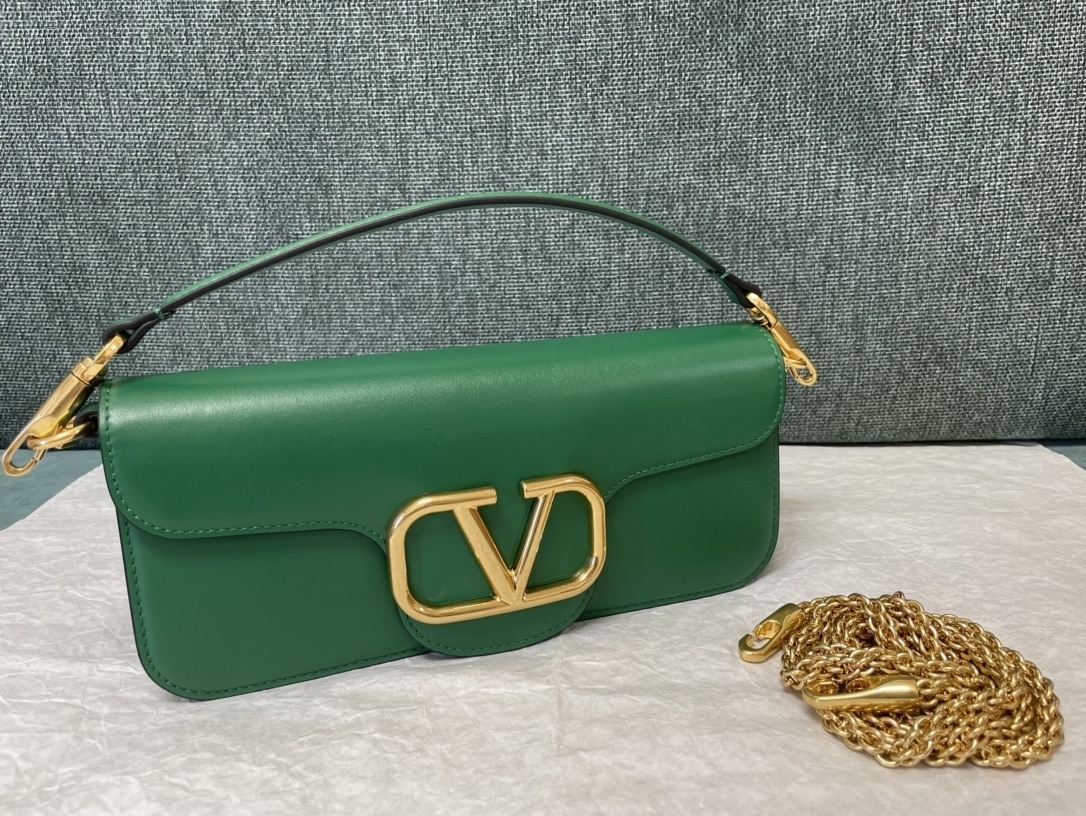 Valentino 0104
