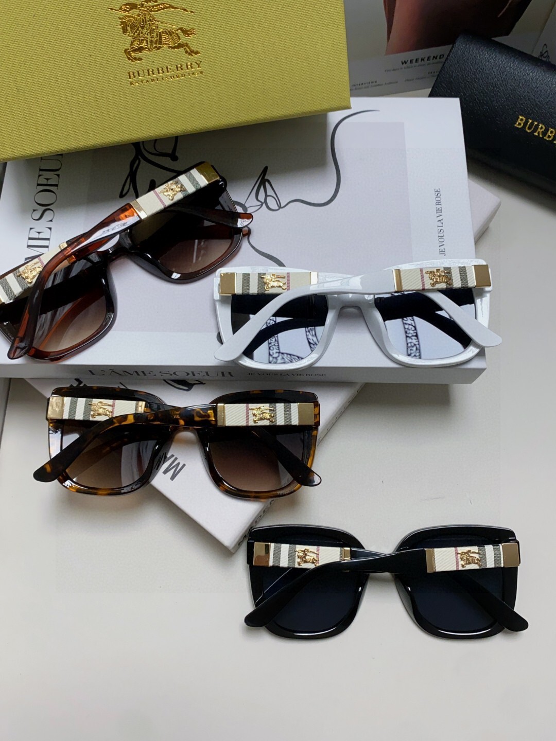 BURBERRY 0040