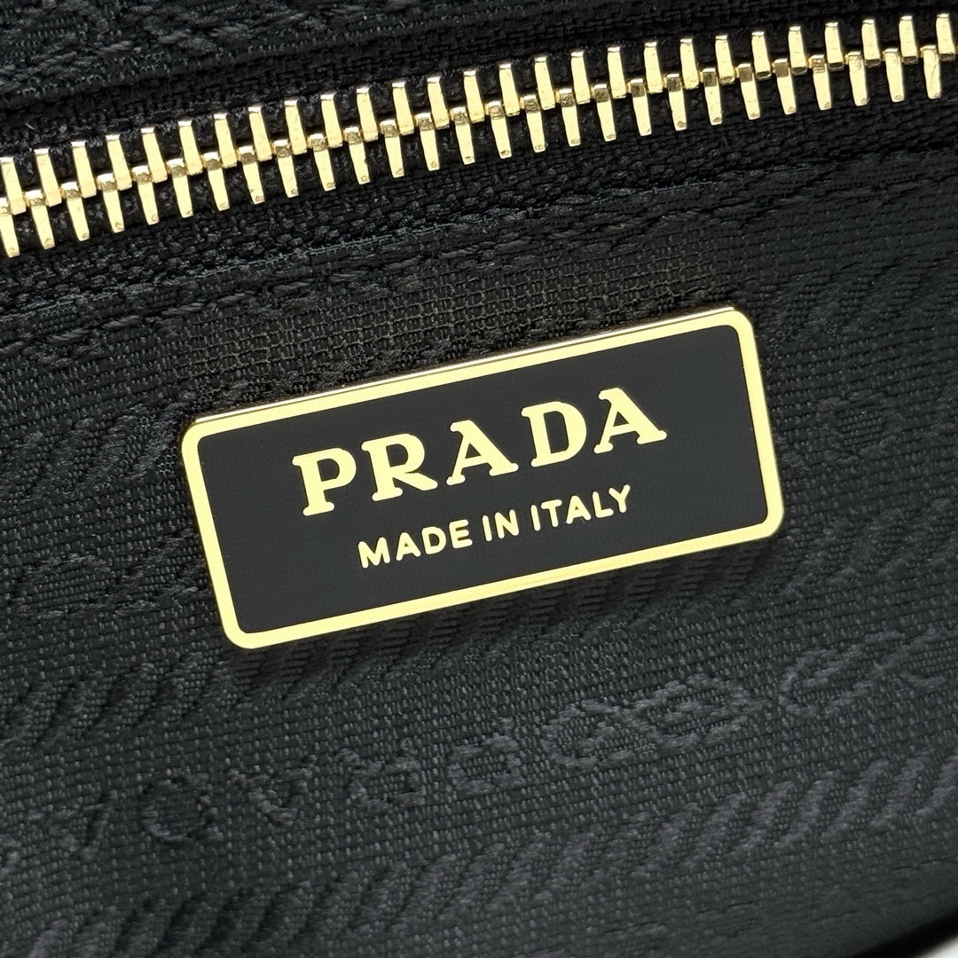 PRADA 0011