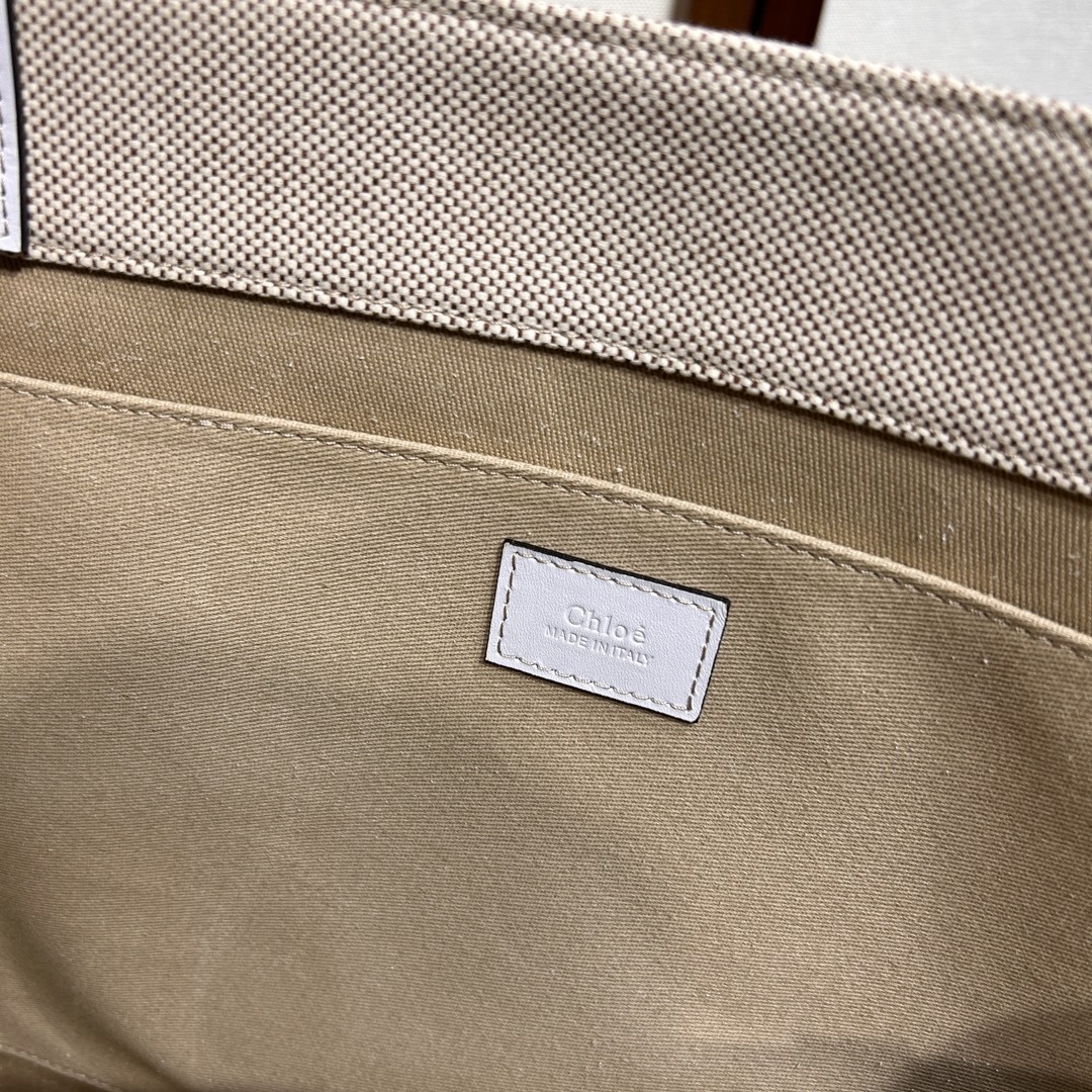 Chloe 0042