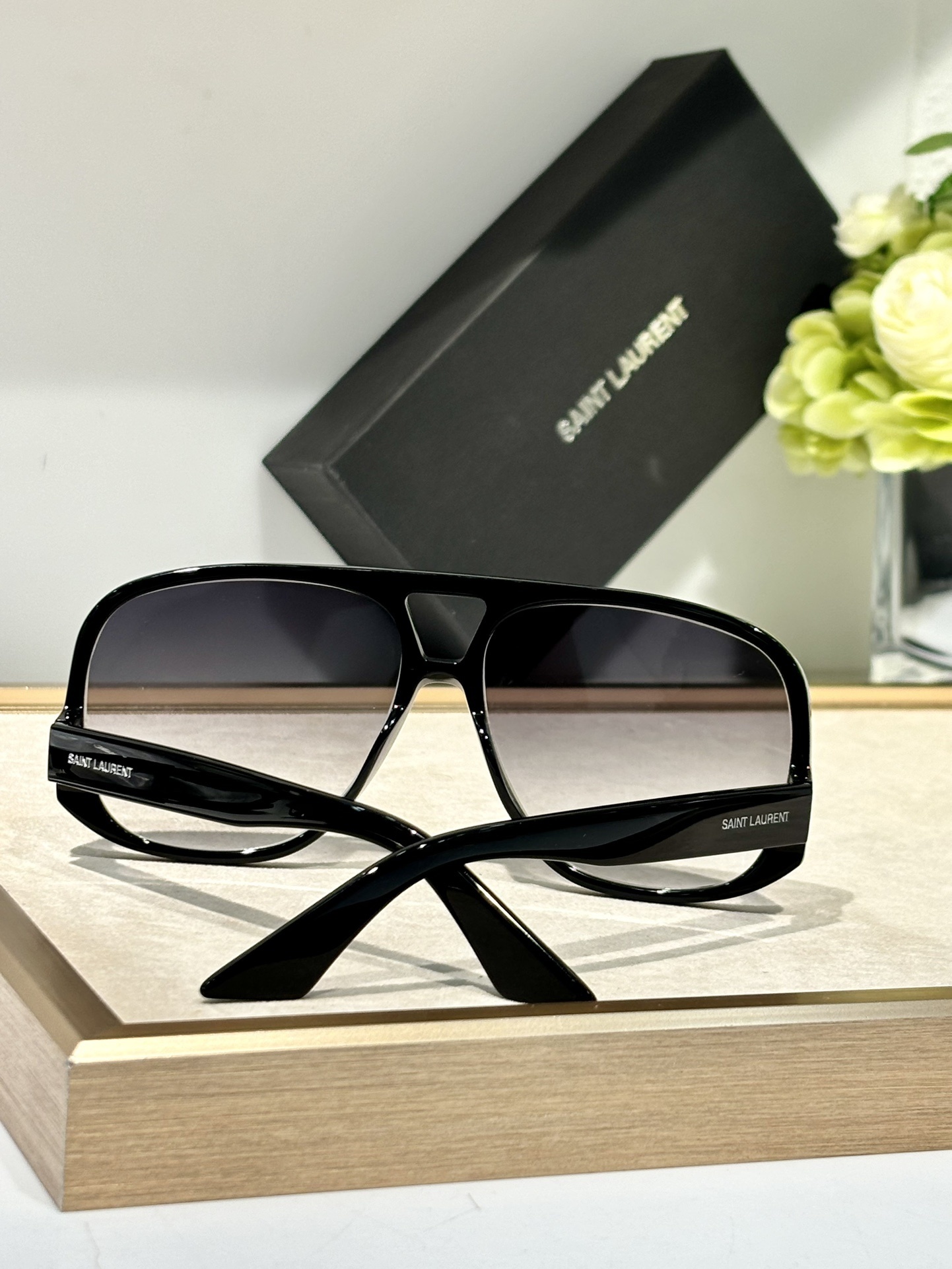 SAINTLAURENT 0036