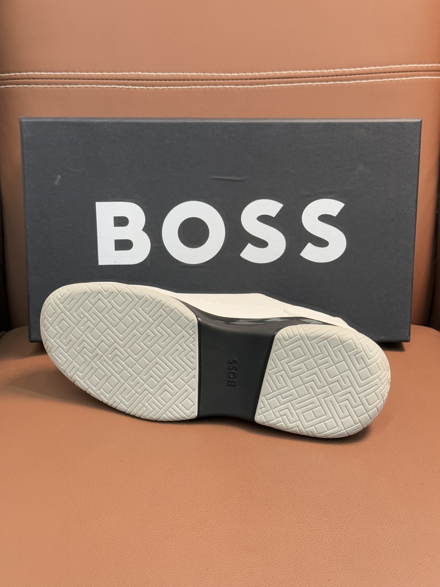 BOSS 0037