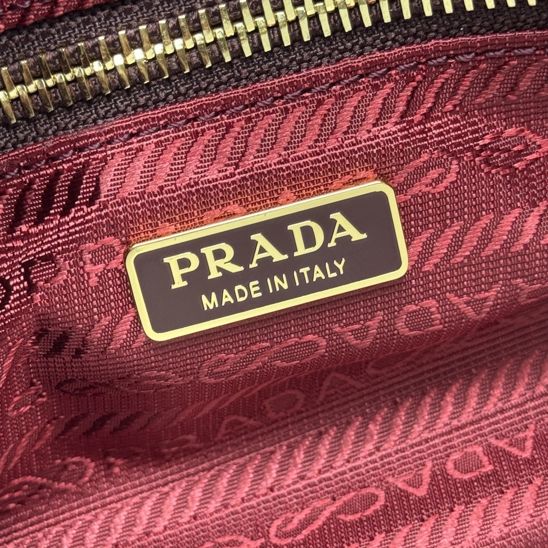 PRADA 0235
