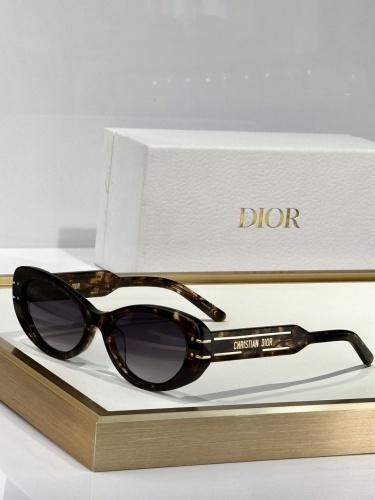 DIOR0394