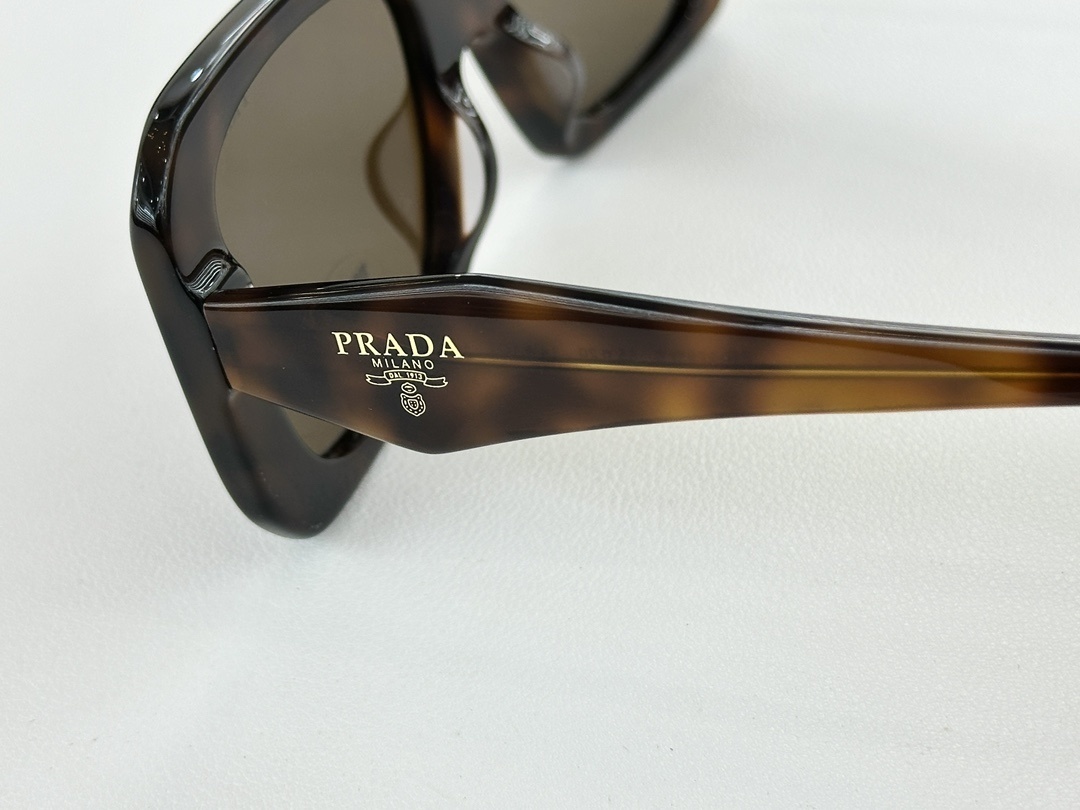 PRADA 0100
