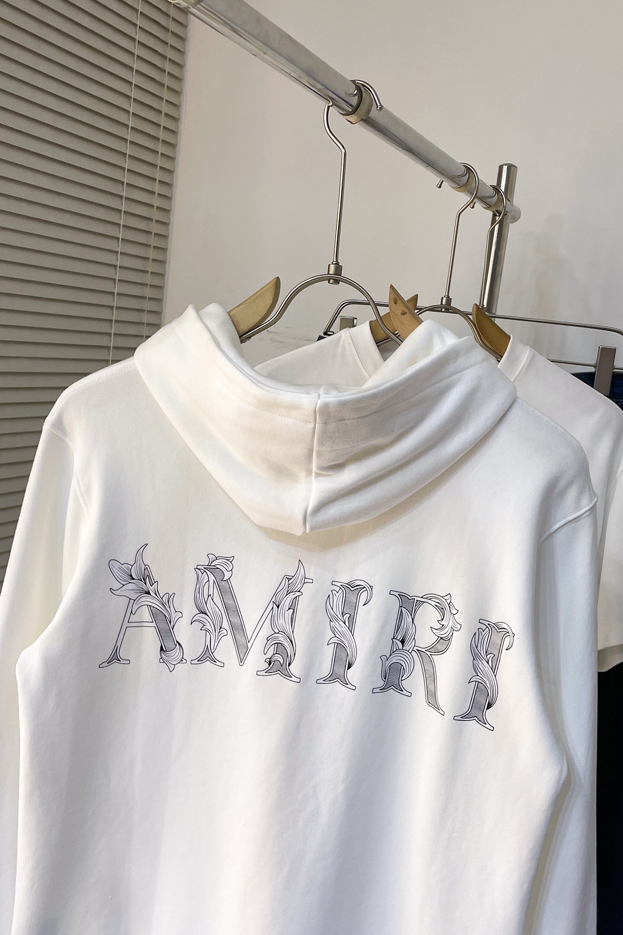 Amiri 000