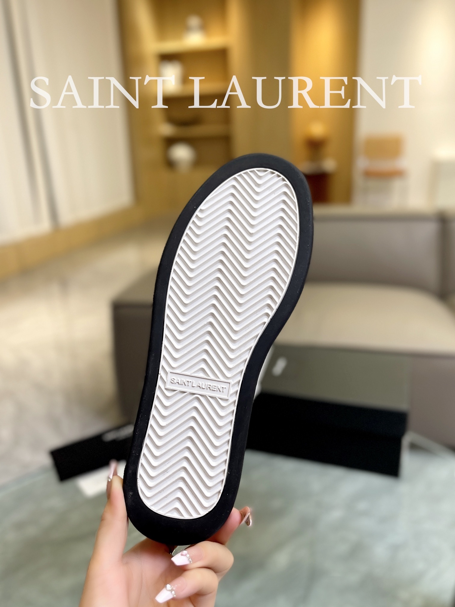YSL 051