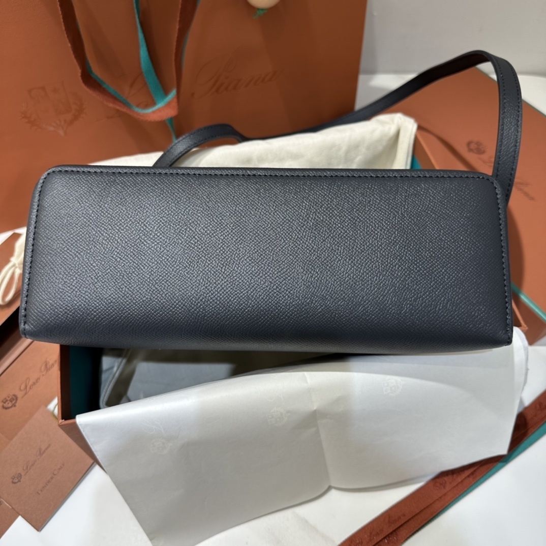 Delvaux 0138