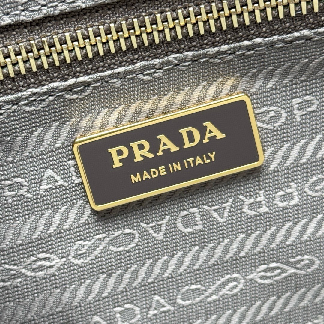 PRADA 0024