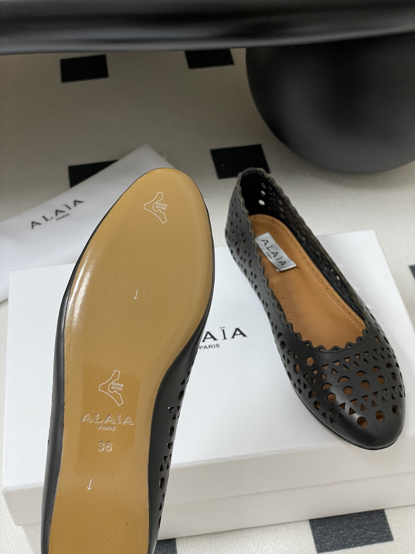 Alaia 0018