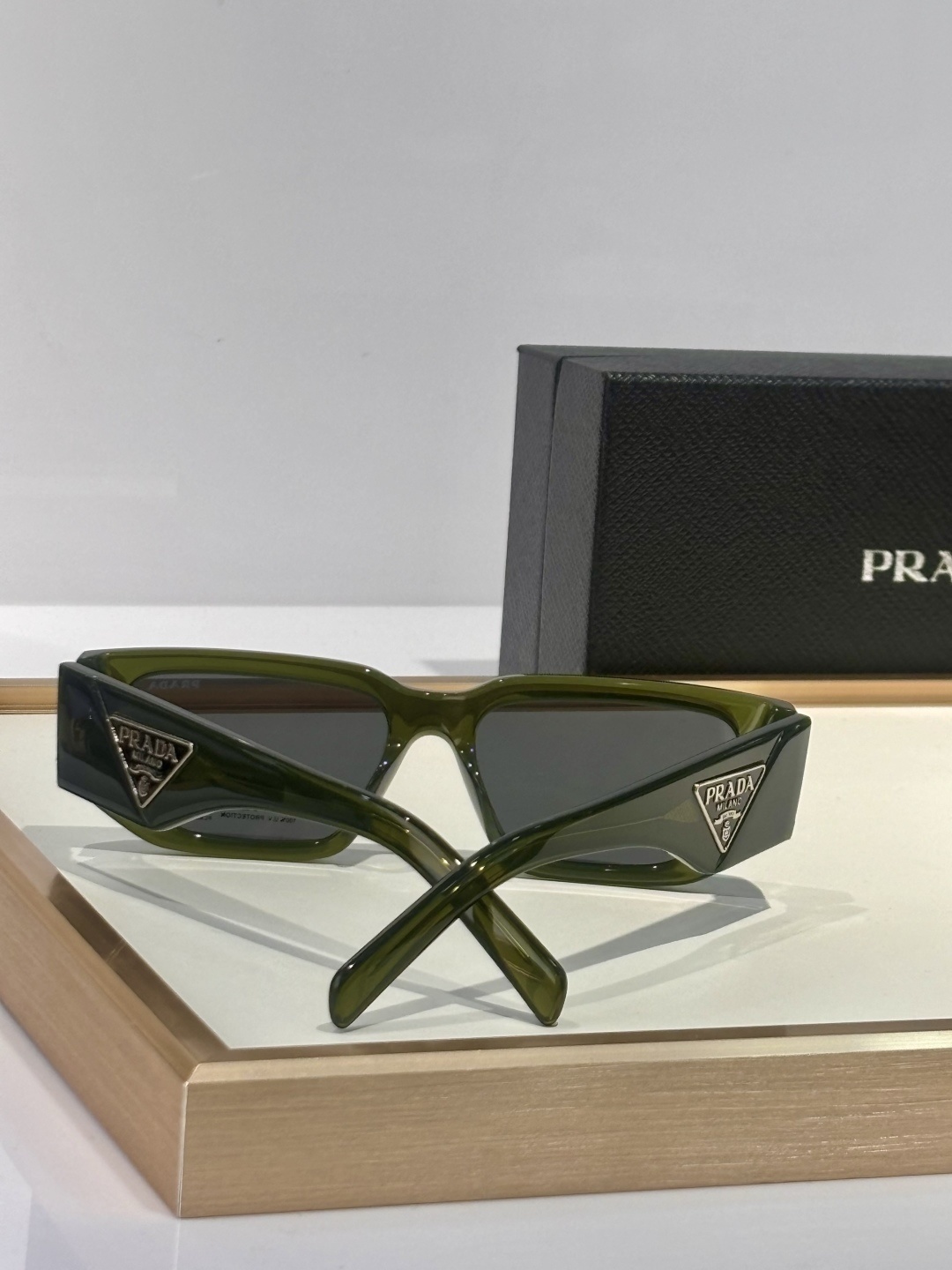 PRADA 0004