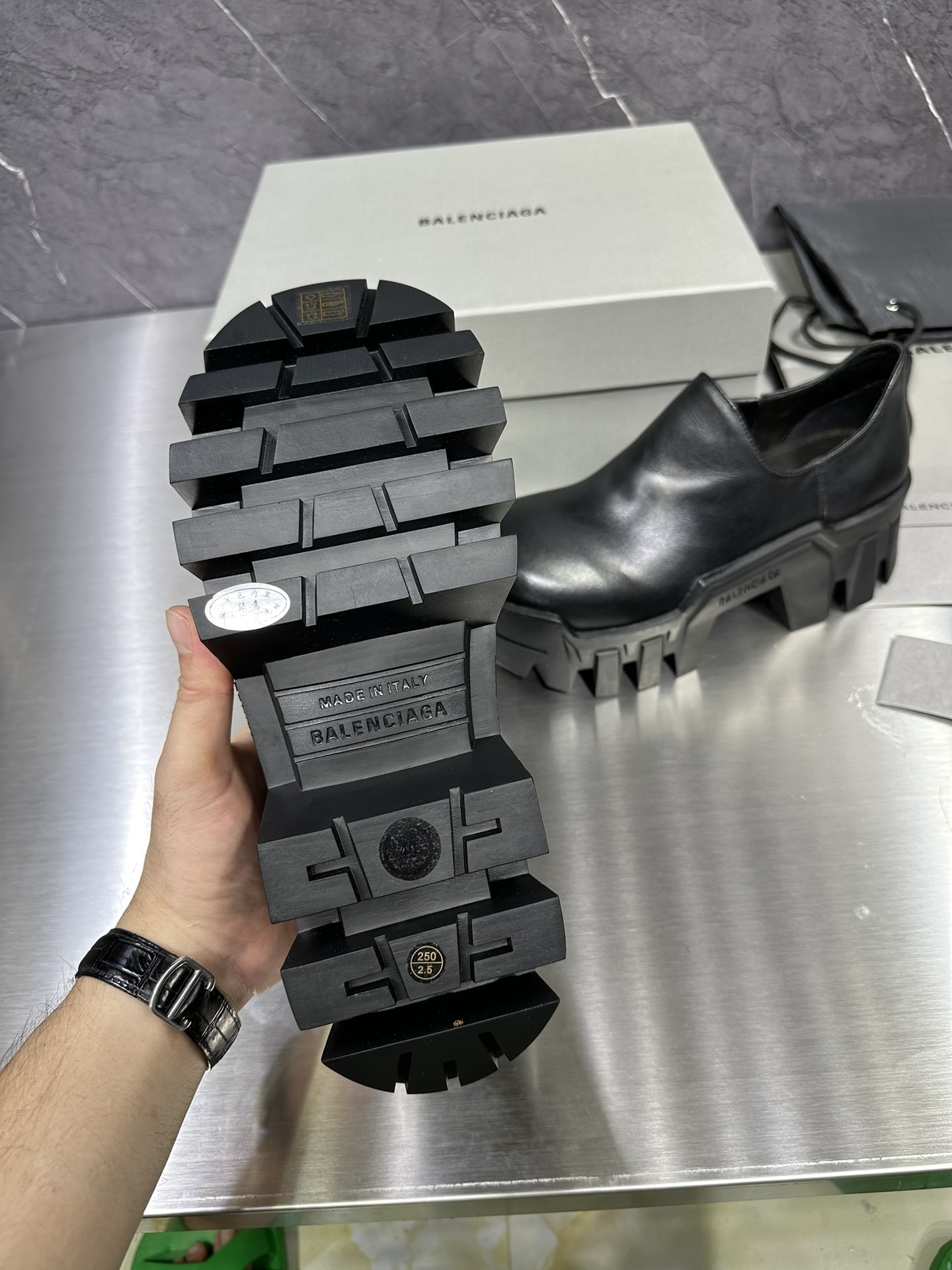 Balenciaga 0083