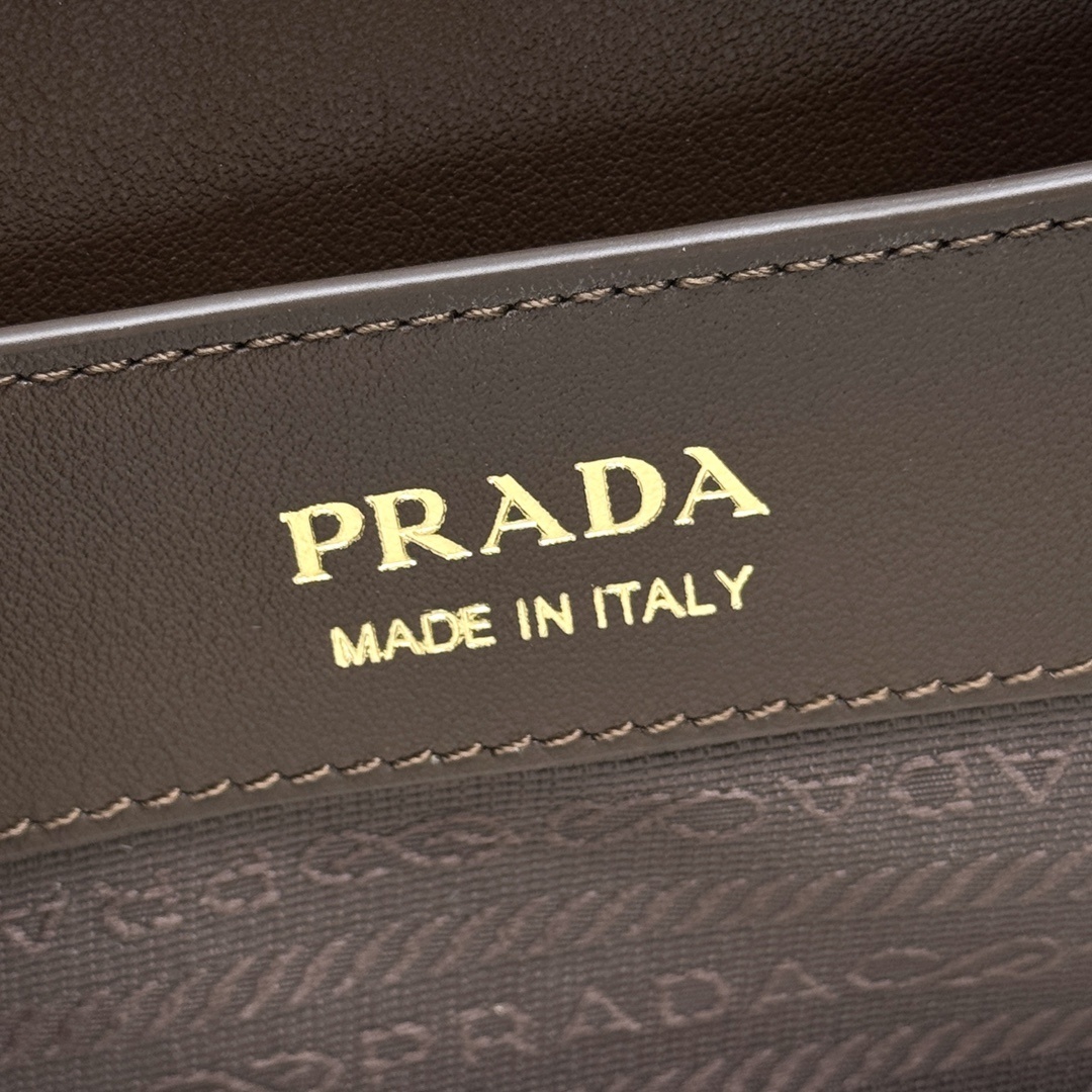 Prada 0081