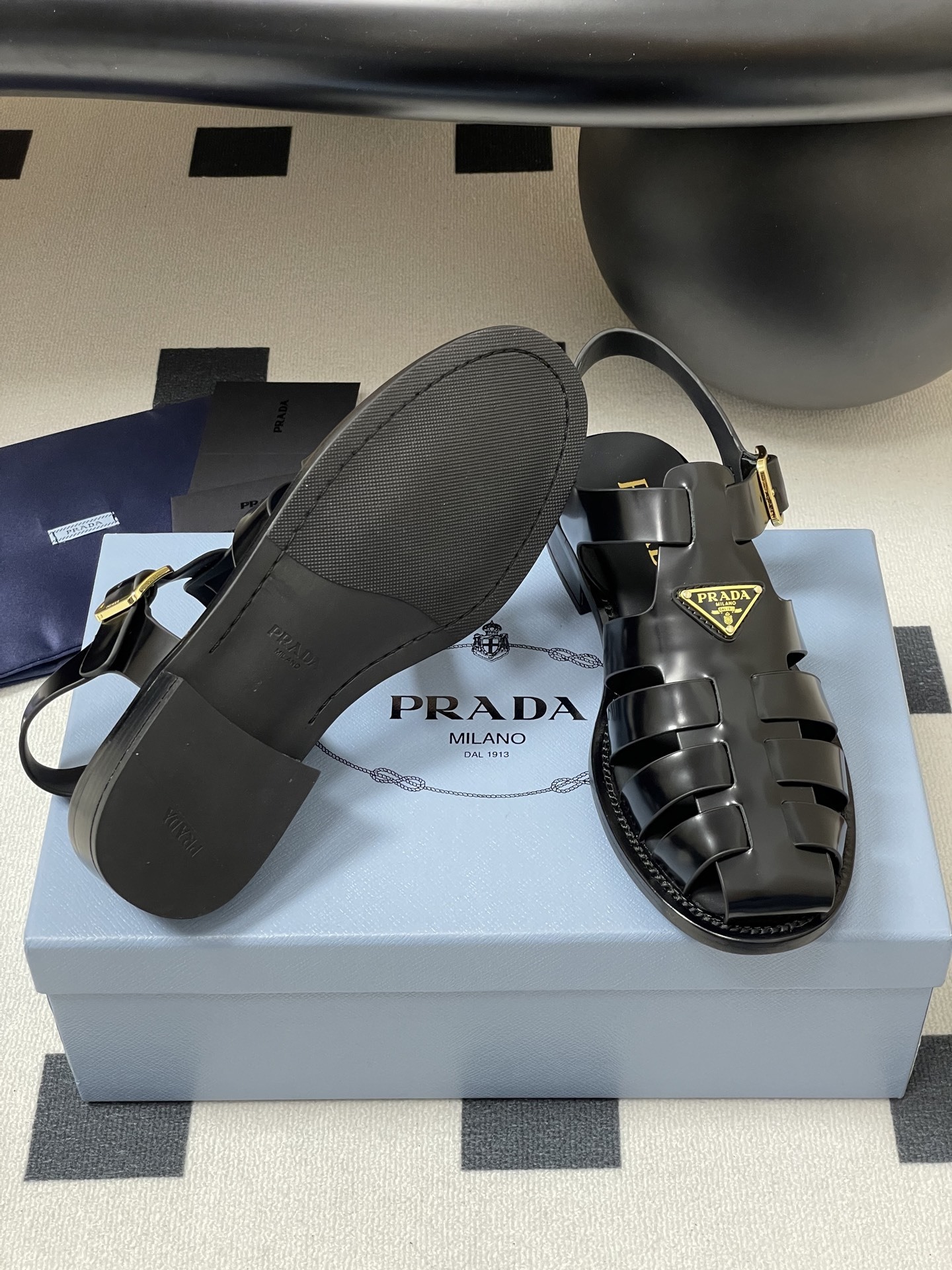 PRADA 0070
