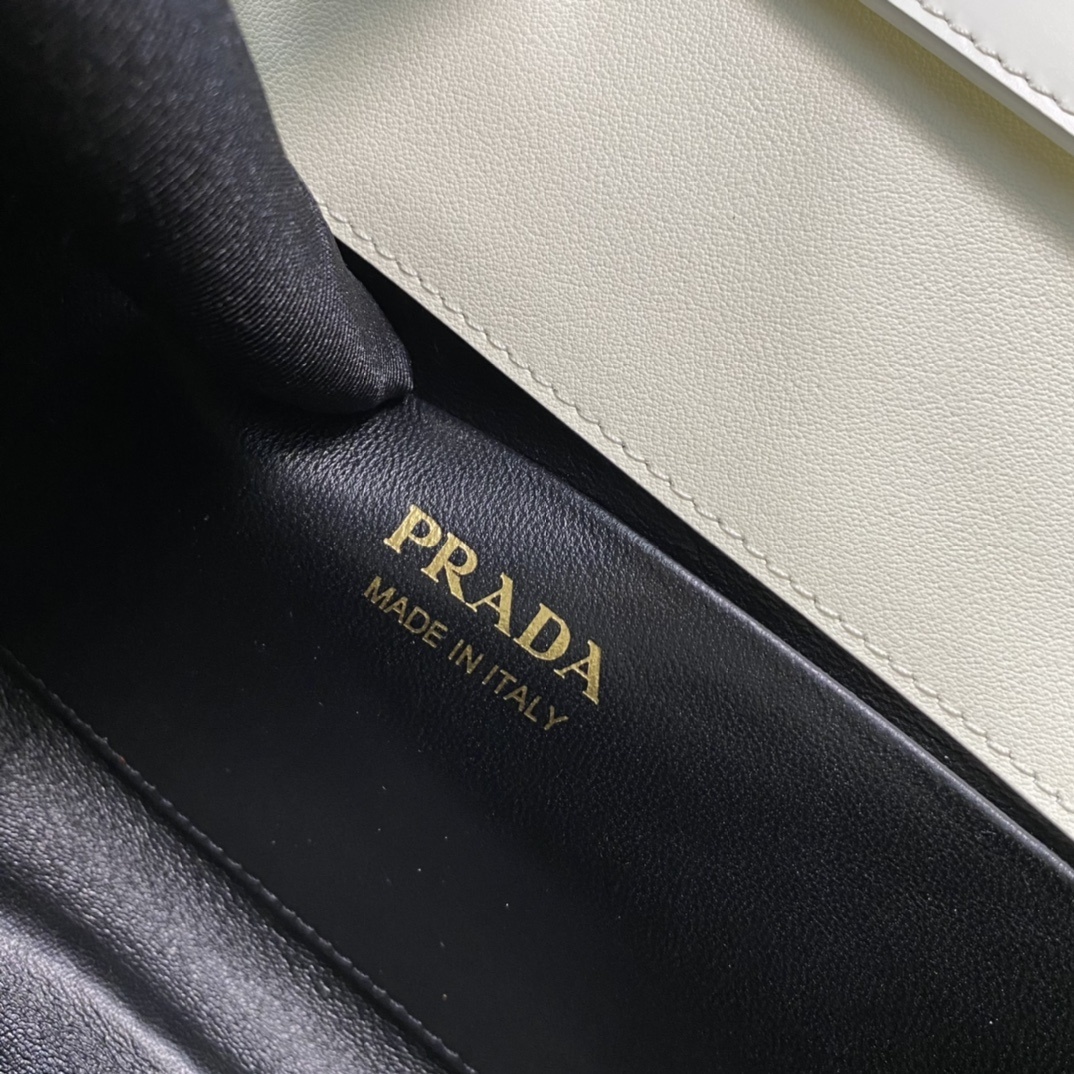PRADA 0029