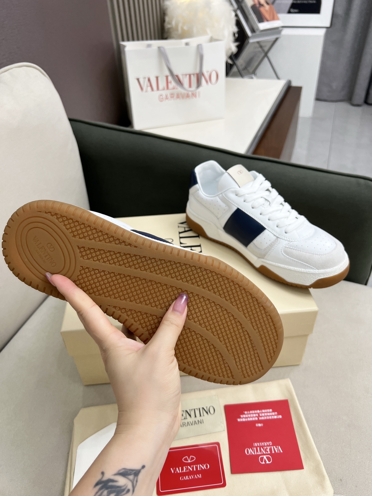 Valentino 0011