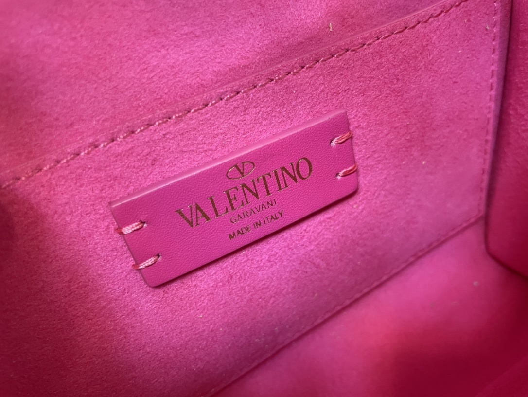 Valentino 0104