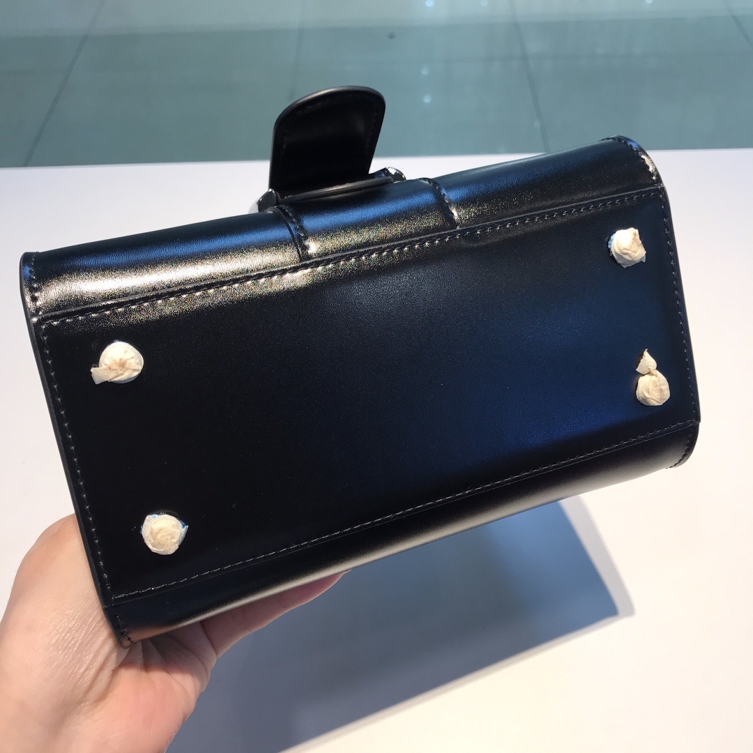 Delvaux 0025