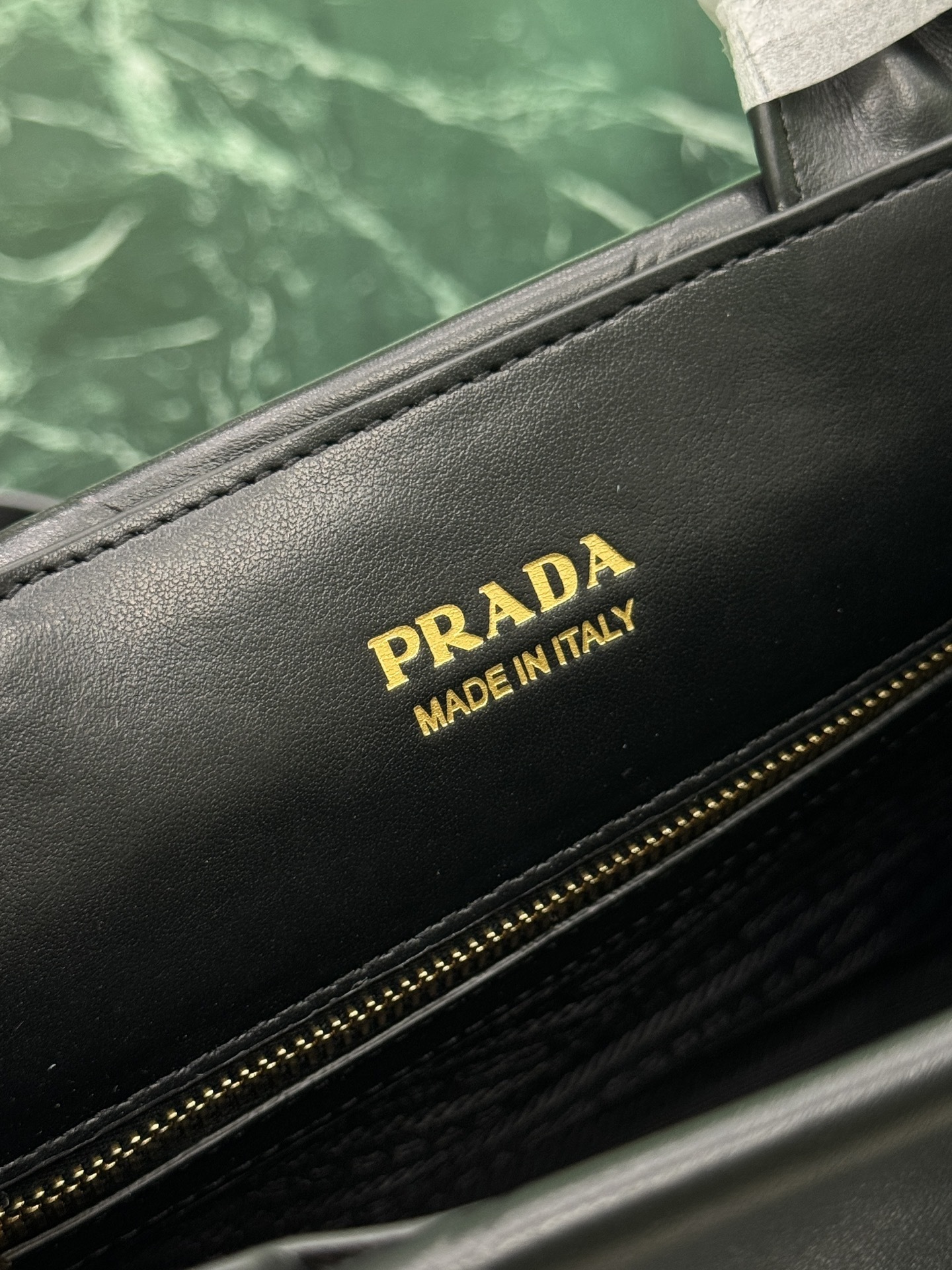 PRADA 0018