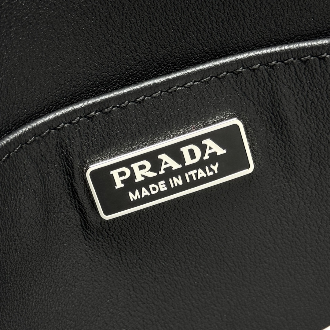 PRADA 0211