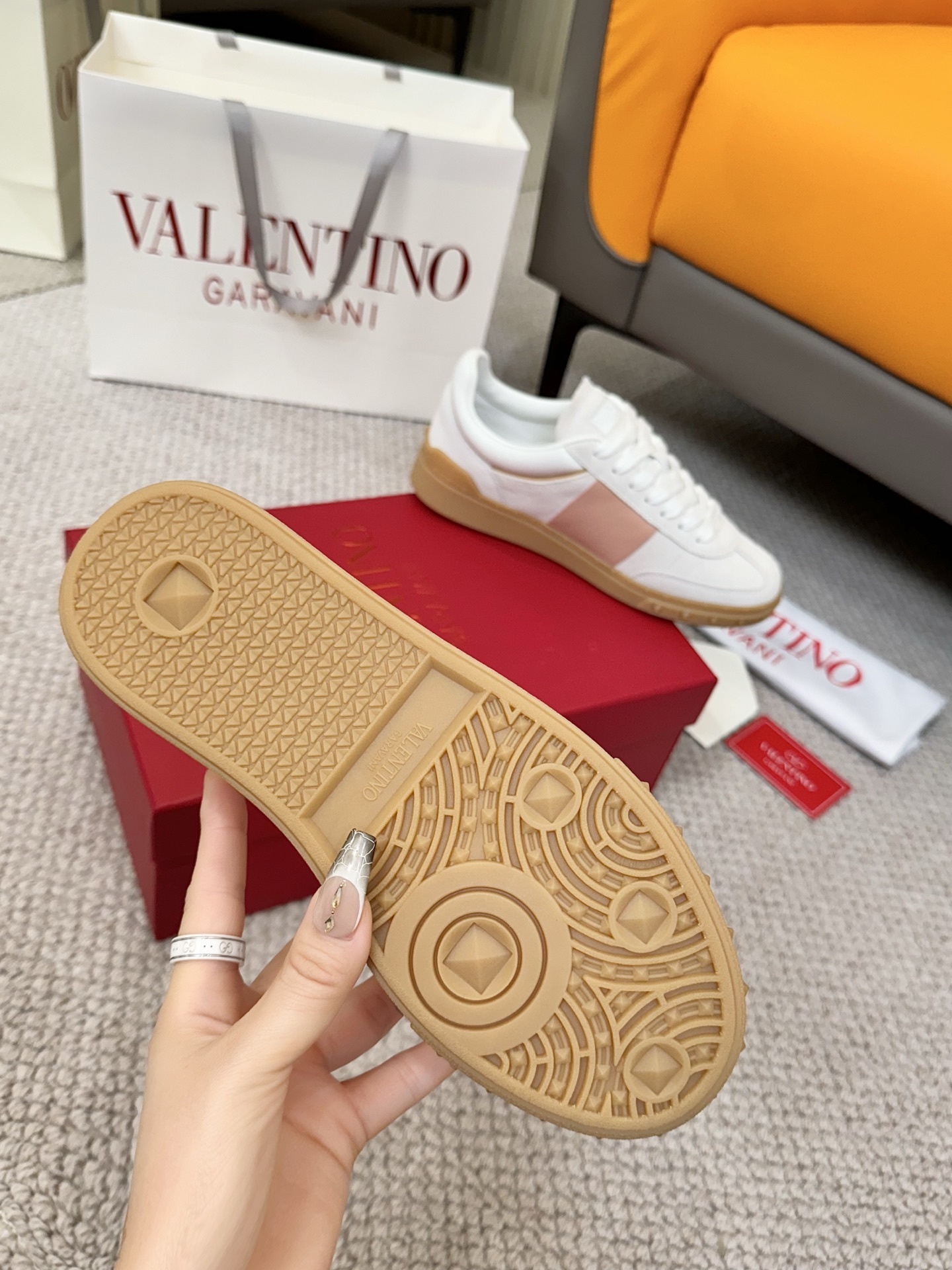 Valentino 0010