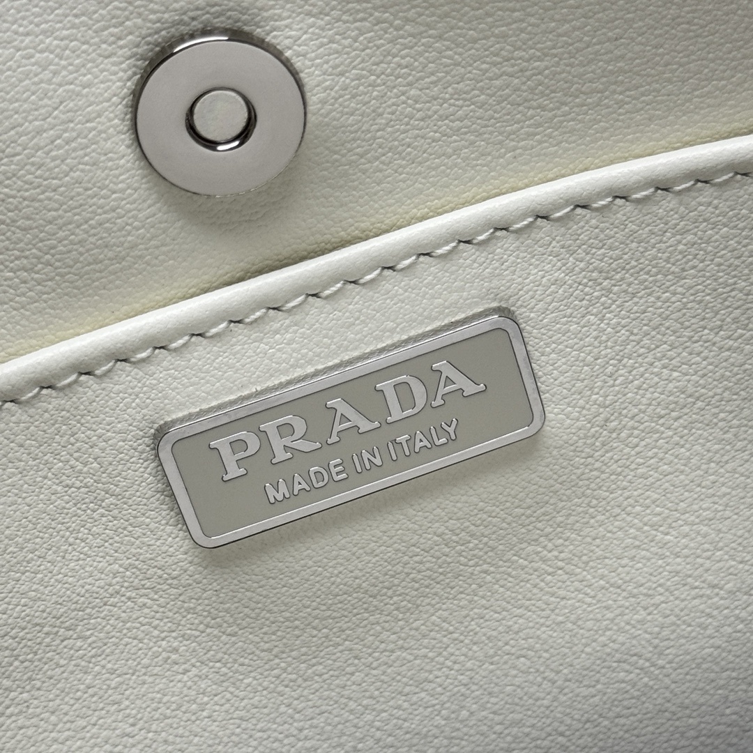 PRADA 0207