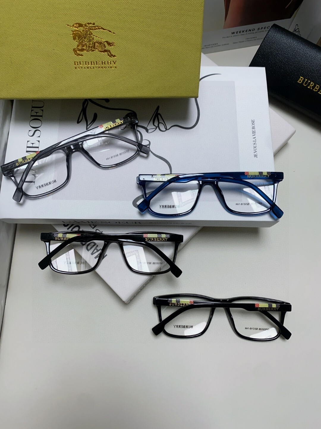 BURBERRY 0106