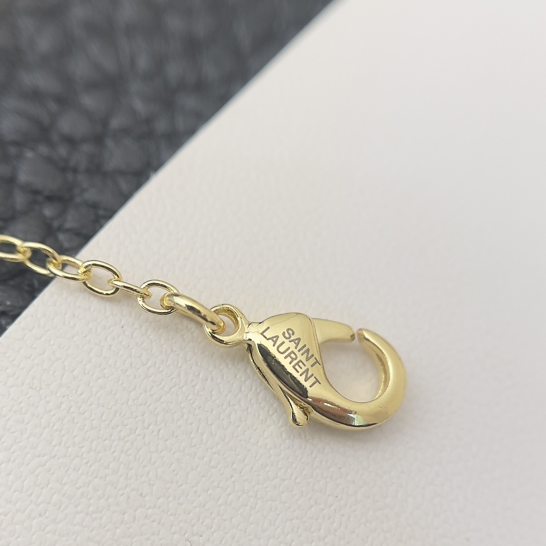 Yves Saint Laurent 0003