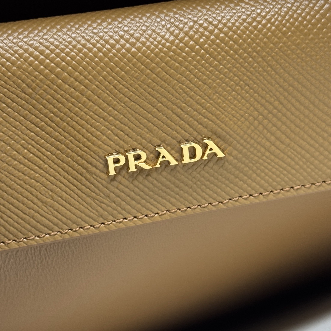 Prada 0161