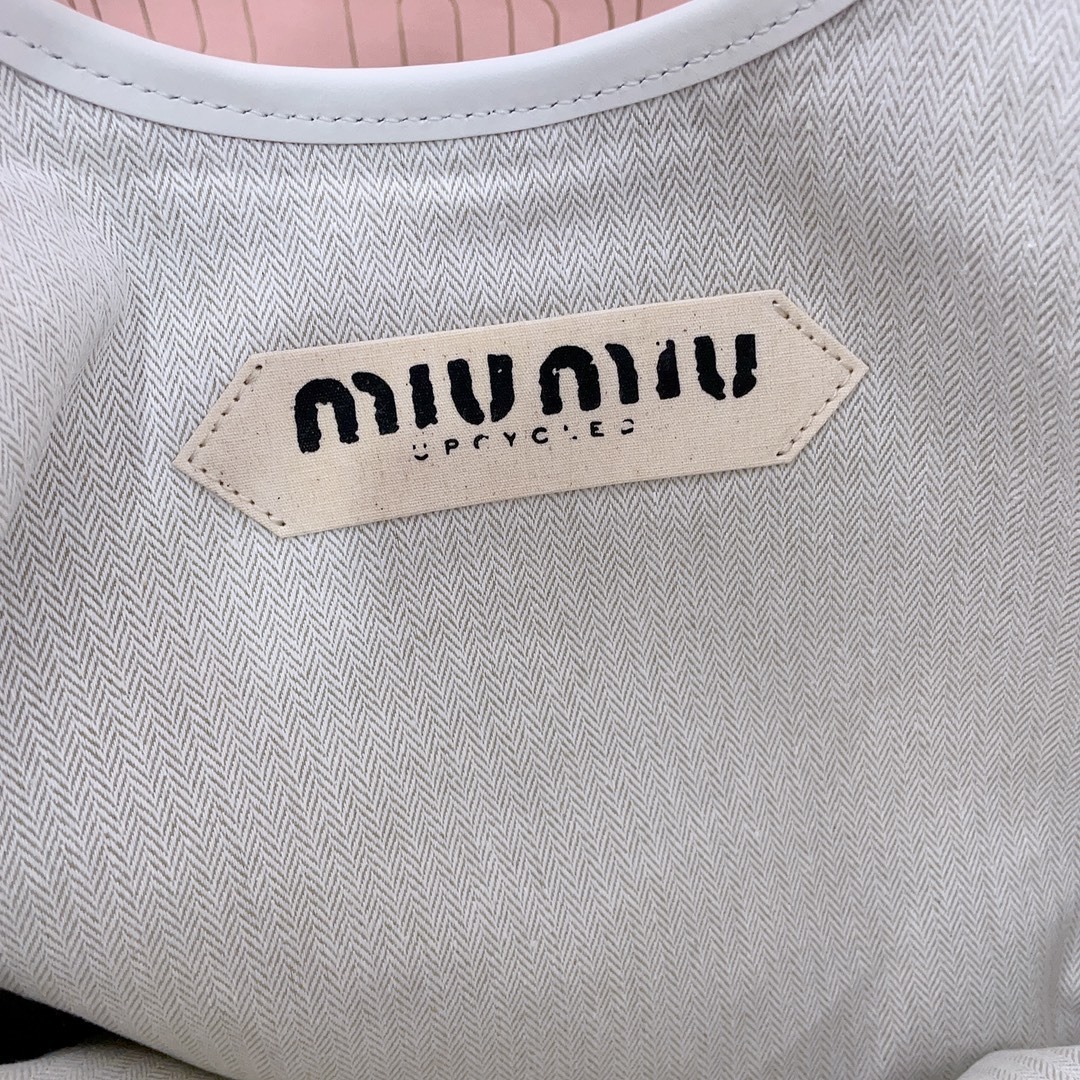 Miu Miu 0247