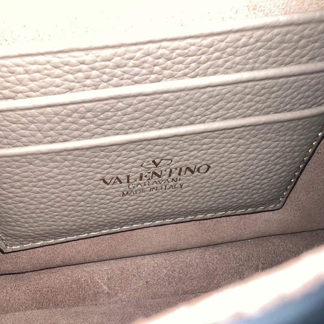 Valentino 0017