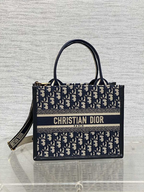 DIOR1322
