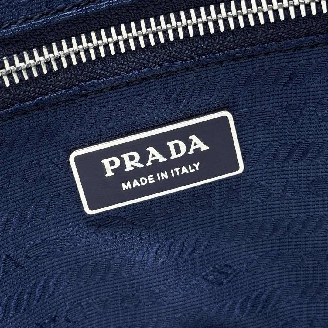 Prada 0382