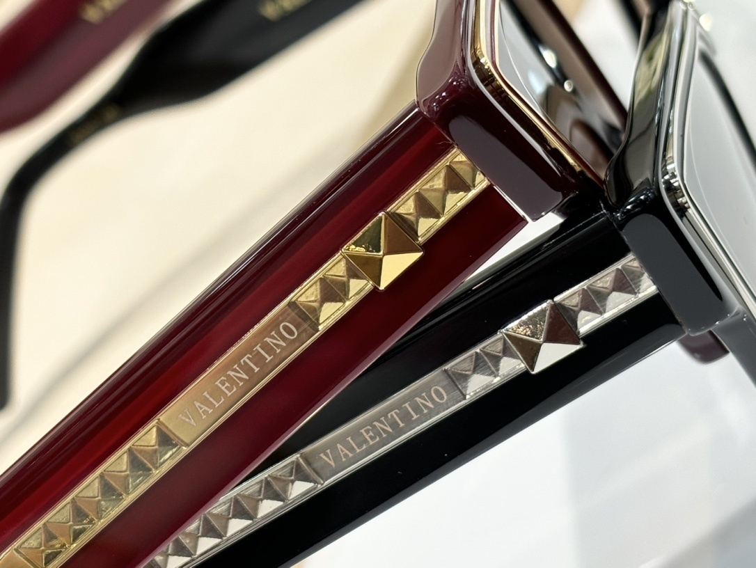 Valentino 0020