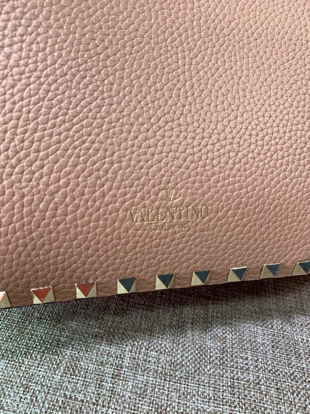 Valentino 0017