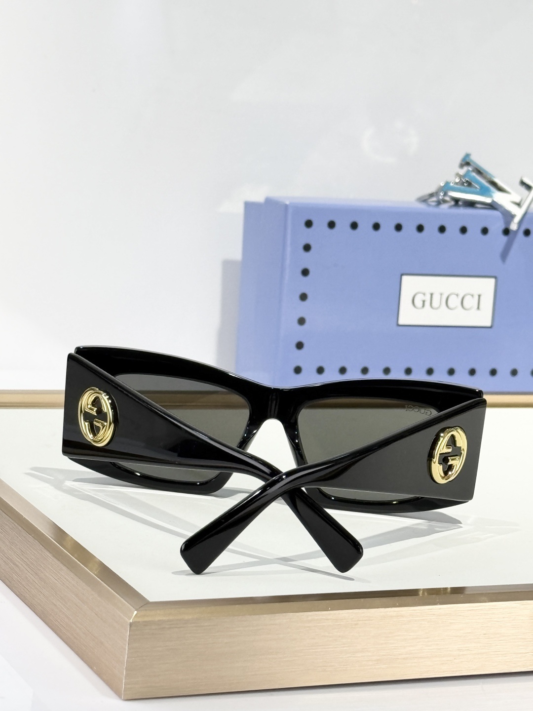 Gucci 0010