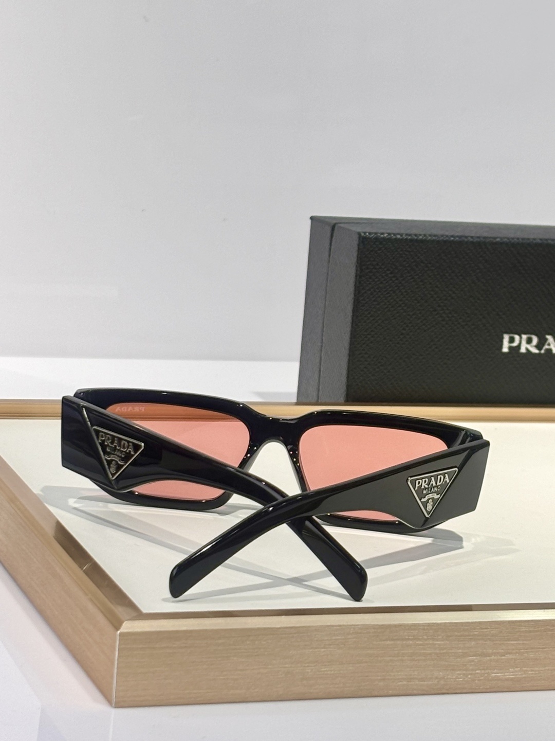 PRADA 0005