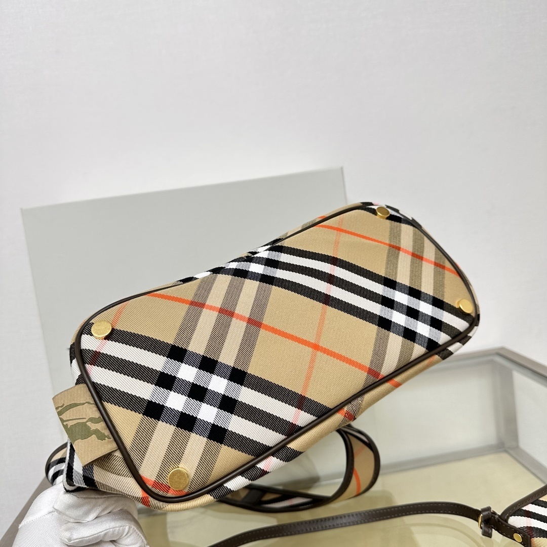 BURBERRY 0388