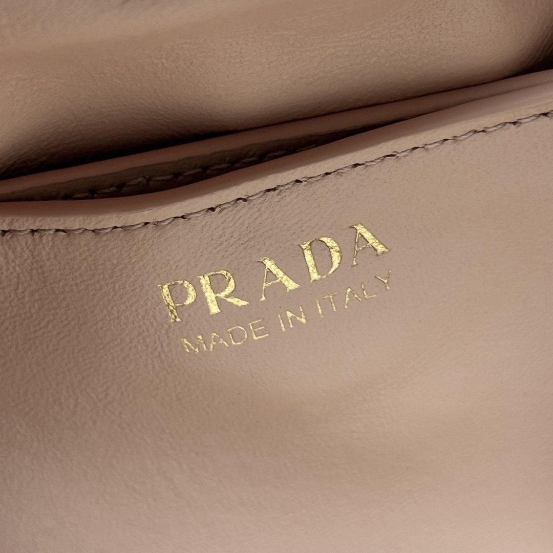 PRADA 0220