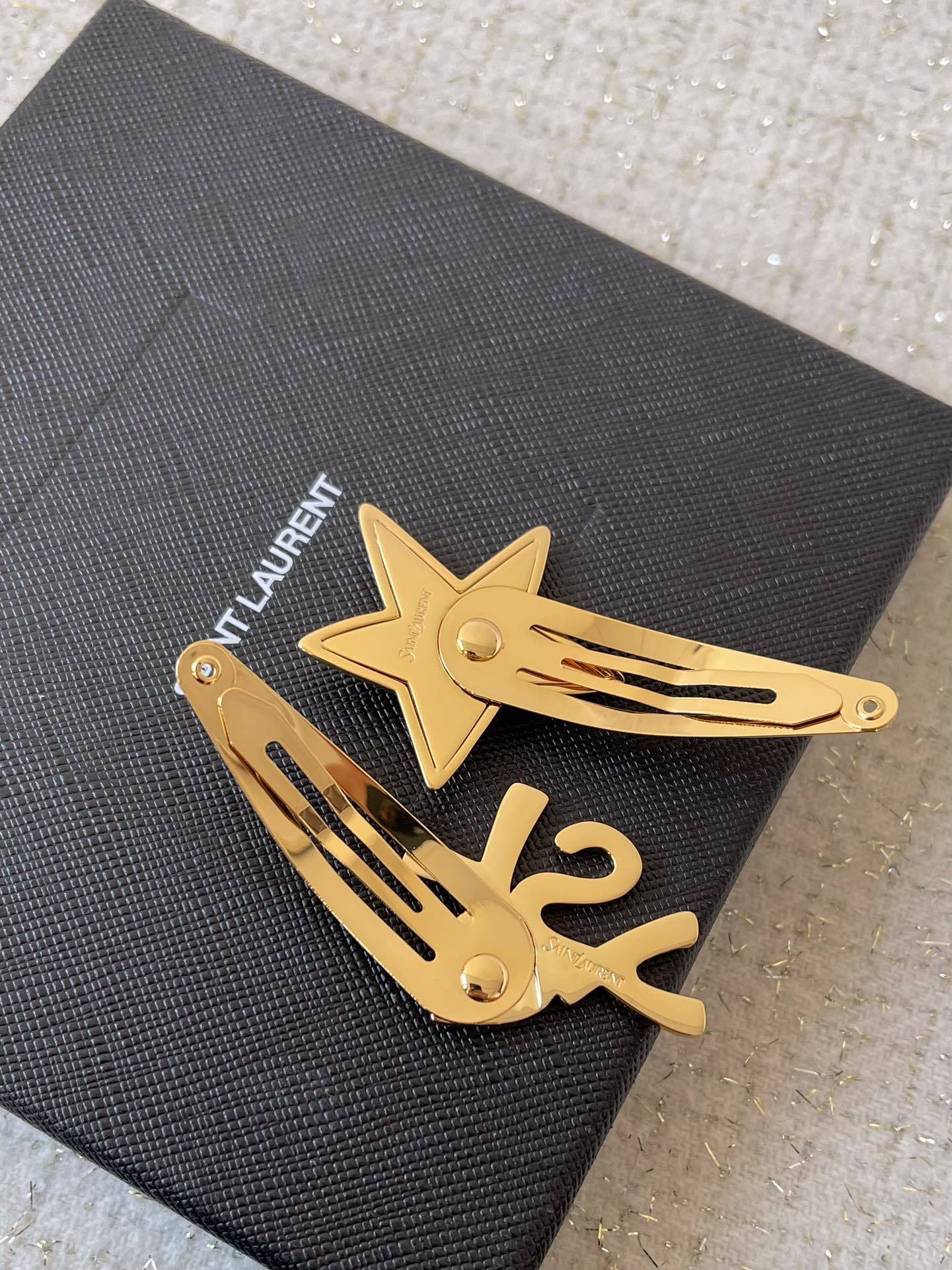 Yves Saint Laurent 0022