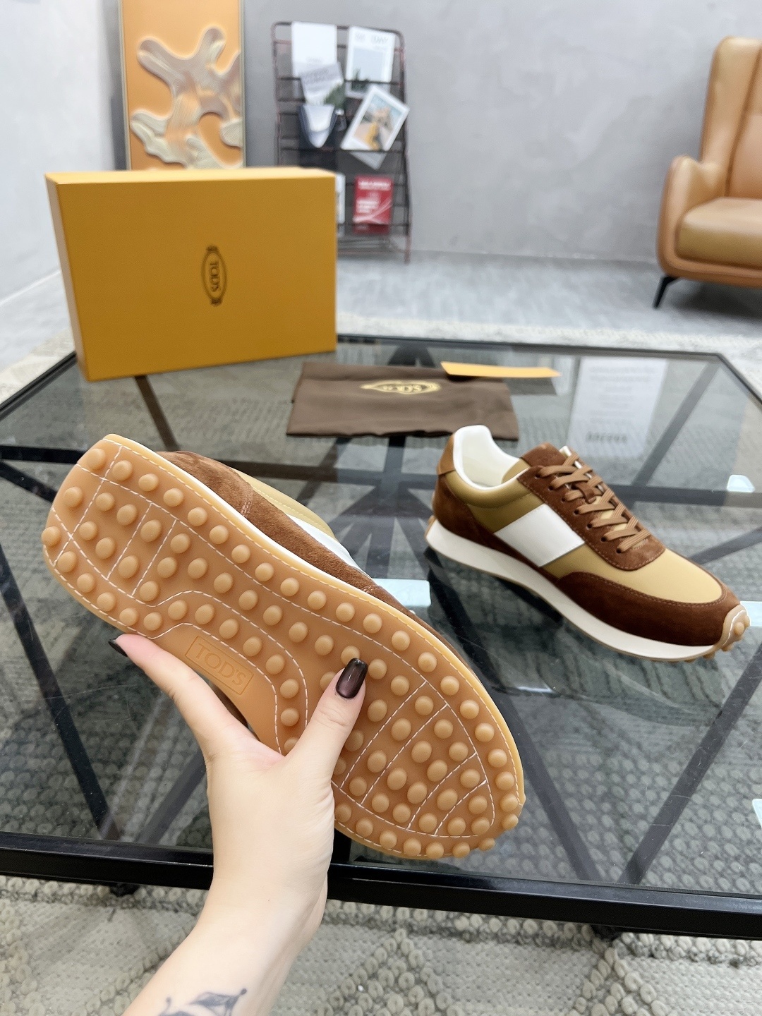 TOD'S 0024