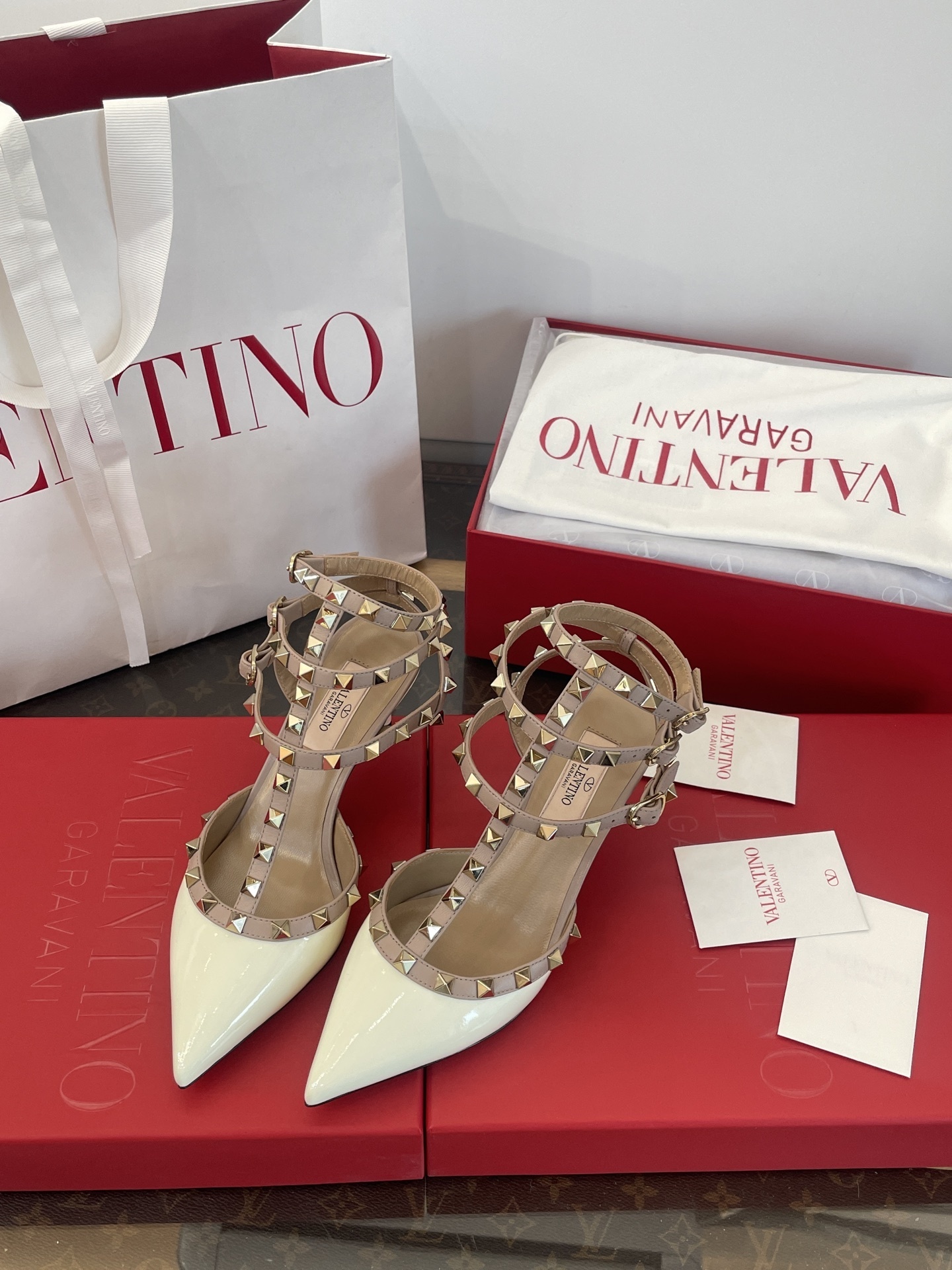 Valentino 0101