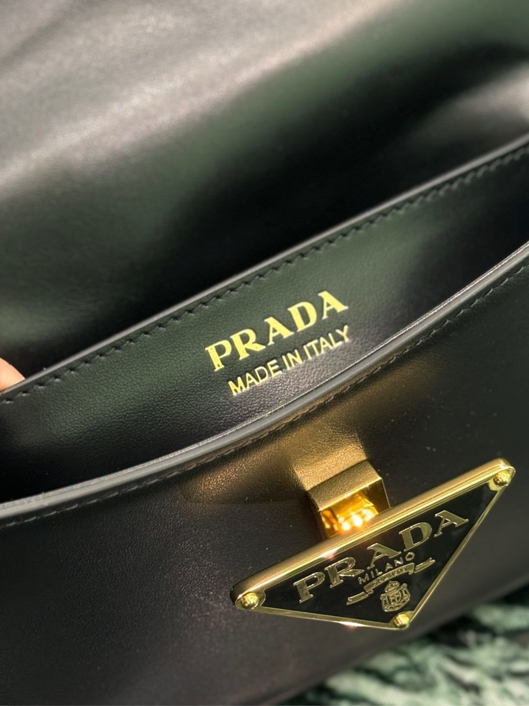 PRADA 0137
