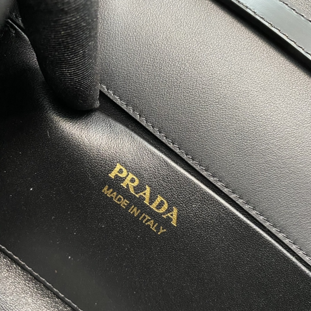 PRADA 0028